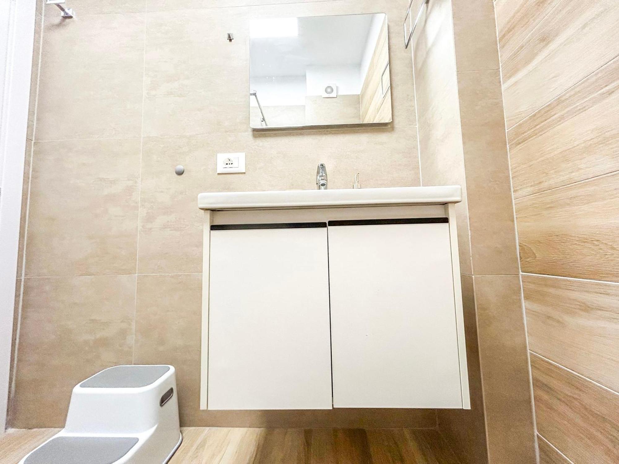 Miki Qerret Kavaje 925 Apartament *