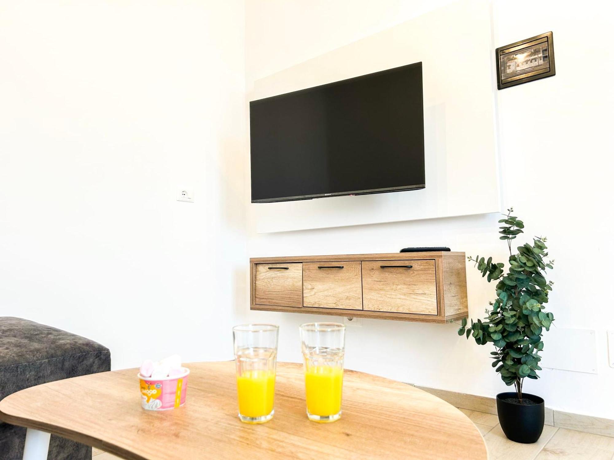 Apartament Miki Qerret Kavaje 925 Golem (Tirana)