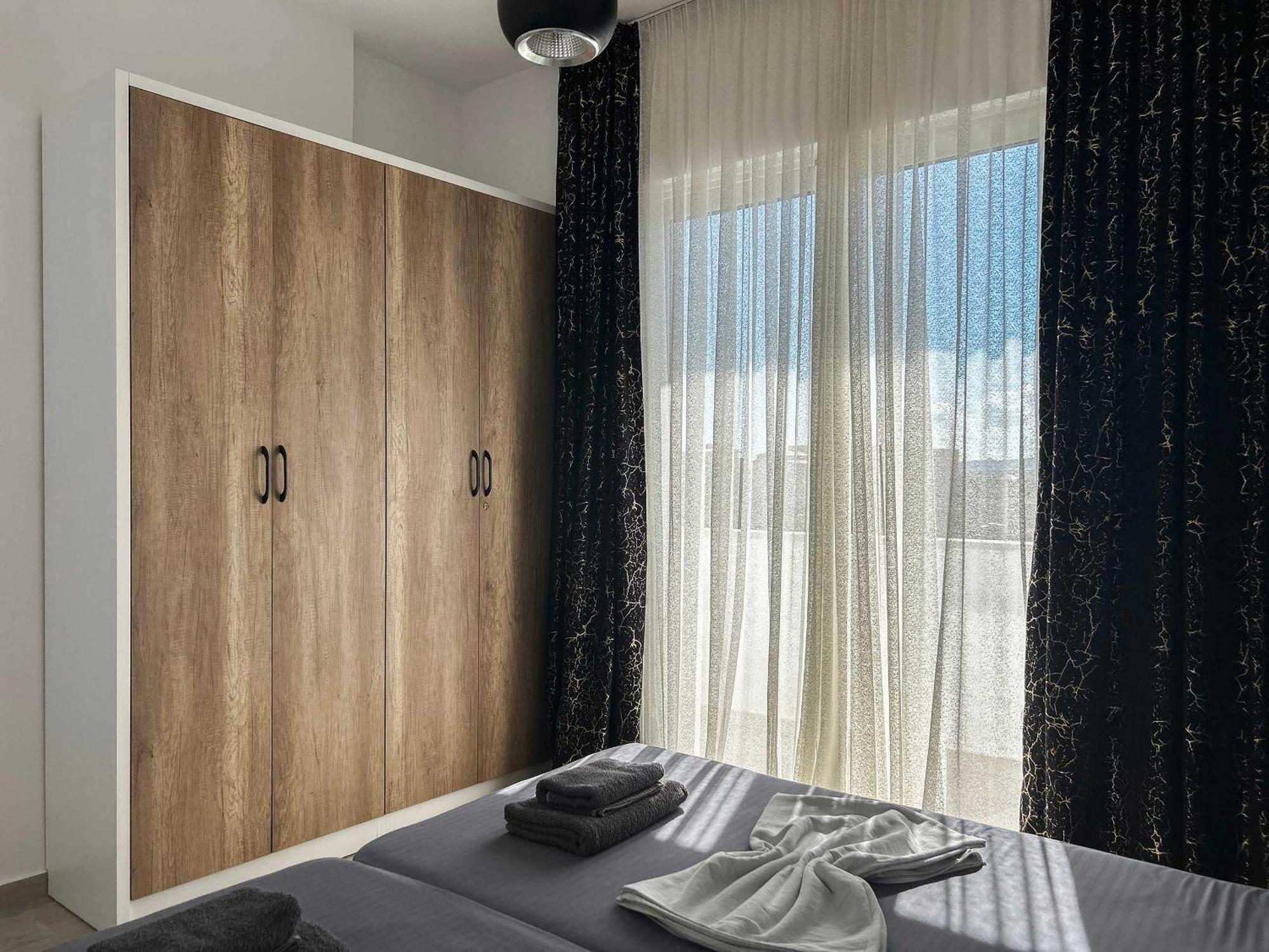 Miki Qerret Kavaje 925 Apartament *