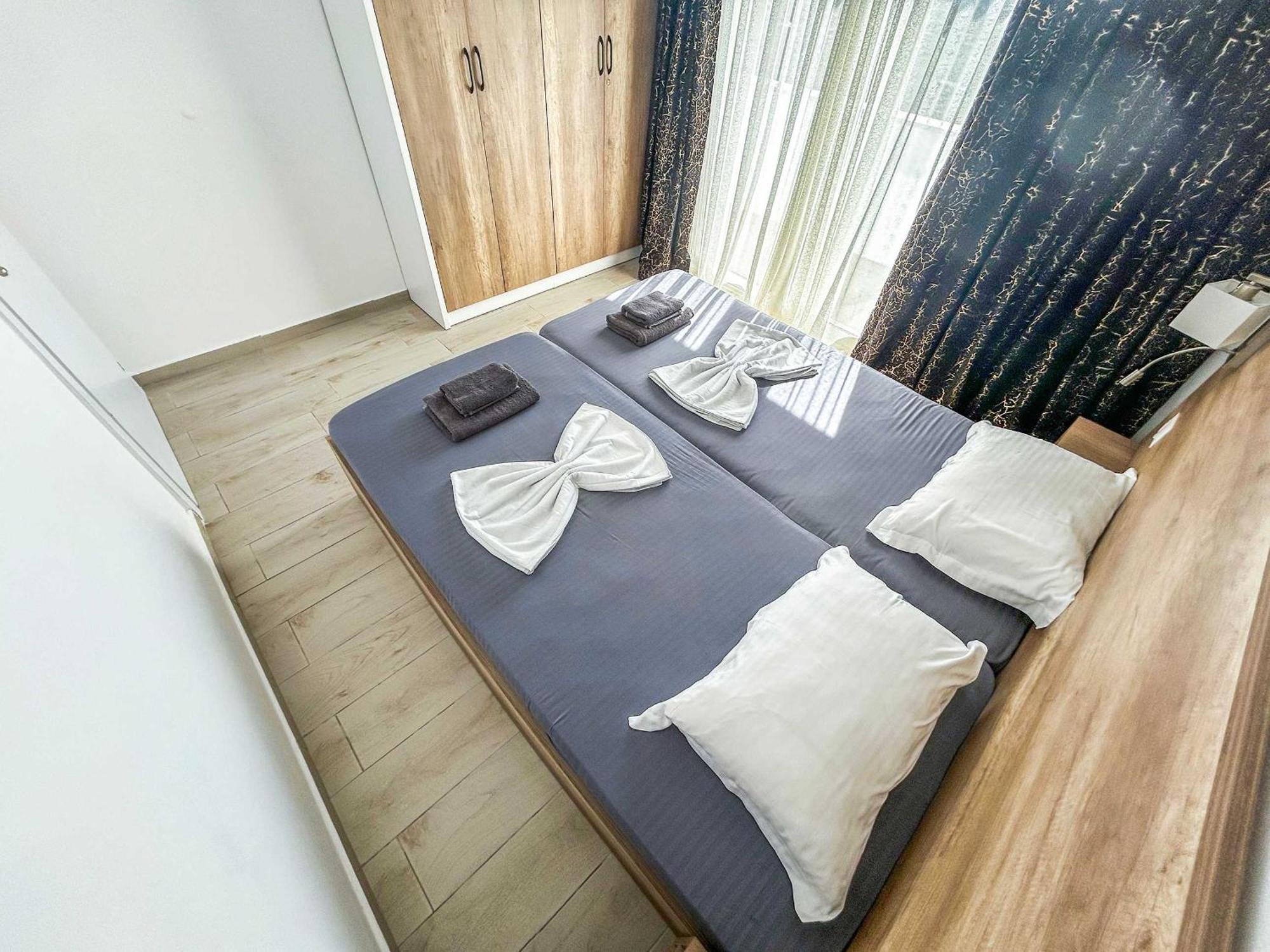 Miki Qerret Kavaje 925 Apartament